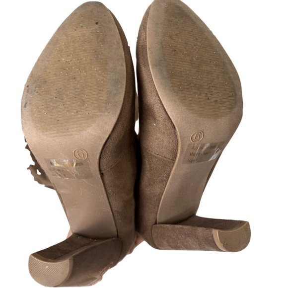 Thigh-High Tan Women’s Heel Boots – Chic & Sexy - Picture 4 of 4